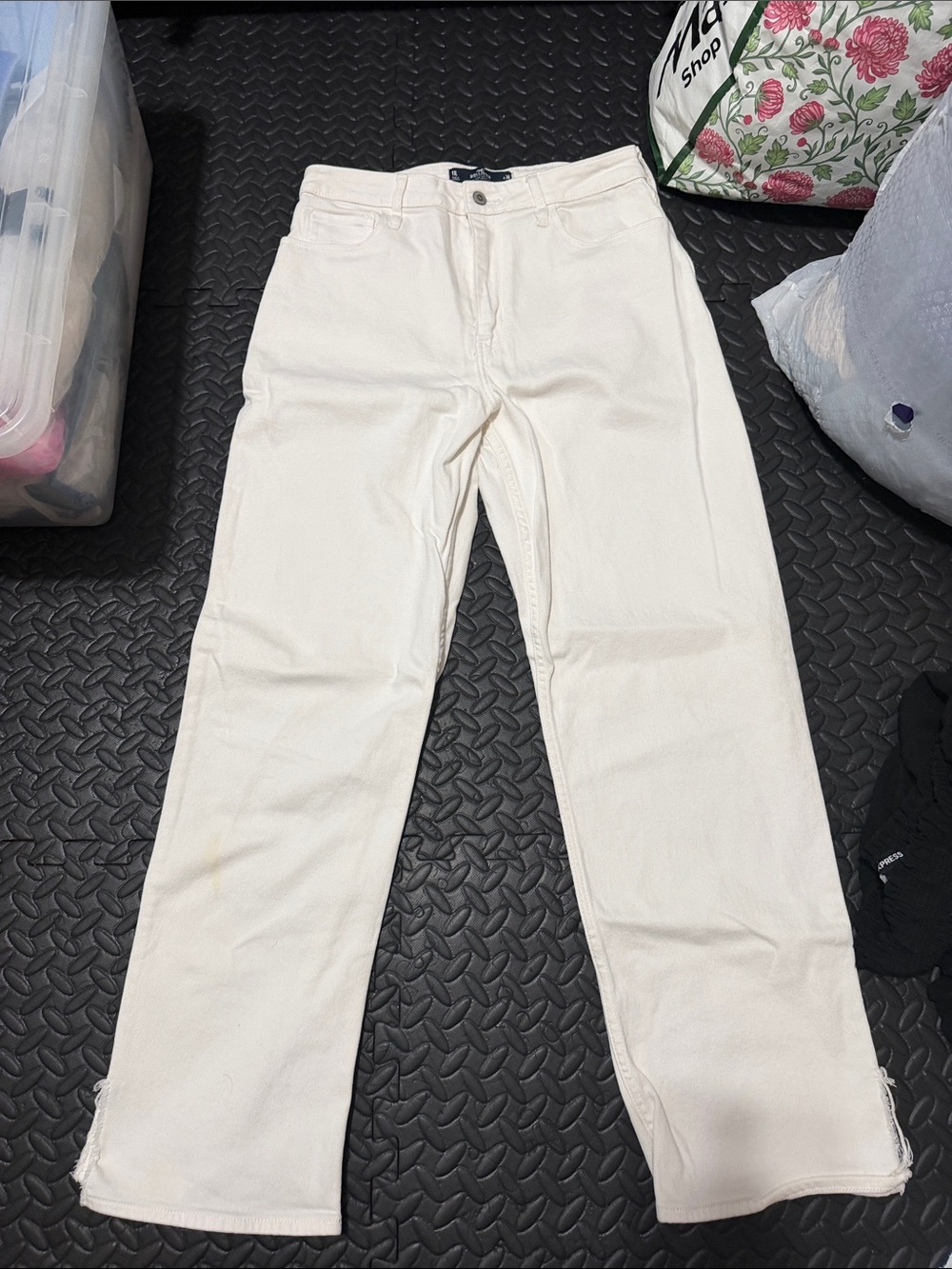 Hollister Women's Cream Straight-Leg Jeans